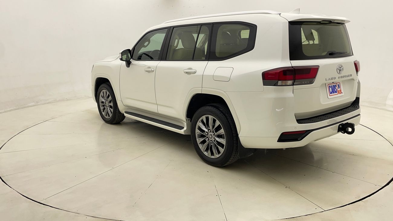 تويوتا لاند كروزر GXR 4 | بدون دفعة مقدمة | اختبار القيادة في المنزل