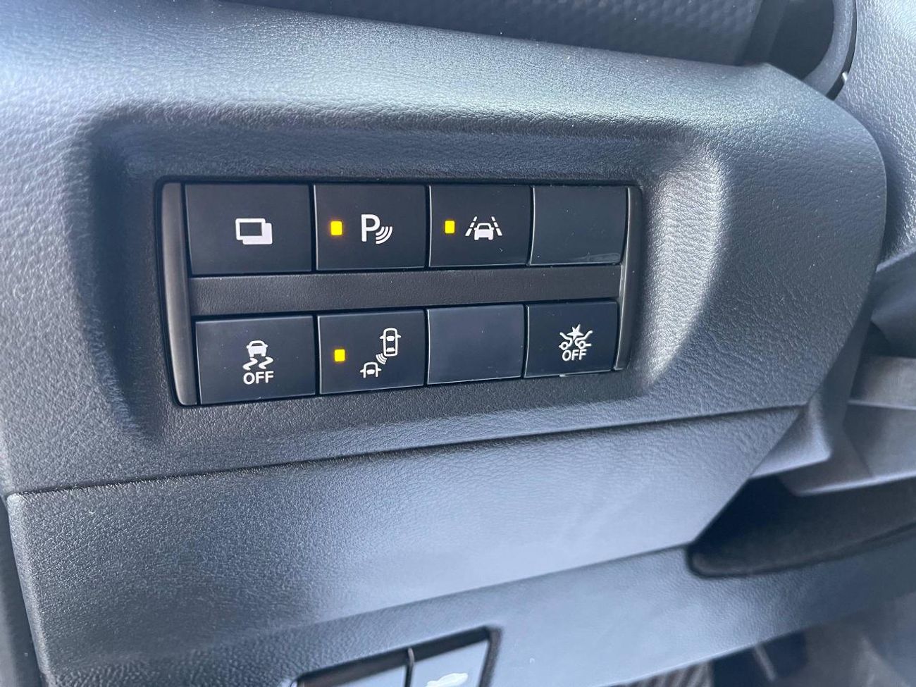 نيسان كيكس SV / 1.6 لتر V4 / رادار / مساعدة على الطريق / جنوط / شاشة كبيرة / في حالة ممتازة