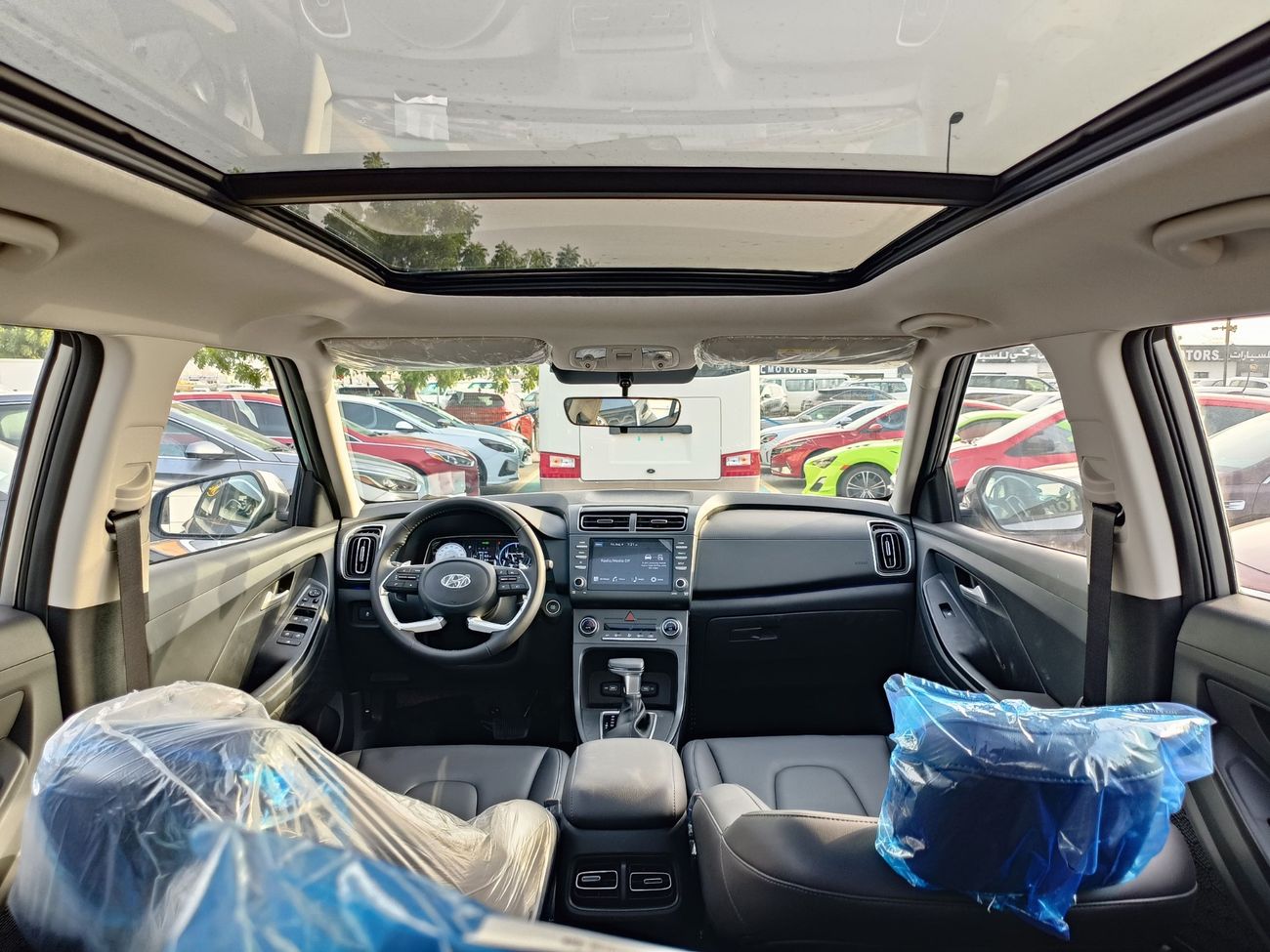 Hyundai Creta 1.5L Petrol, Panoramic Roof, Full Option and Much More (CODE # 67834)