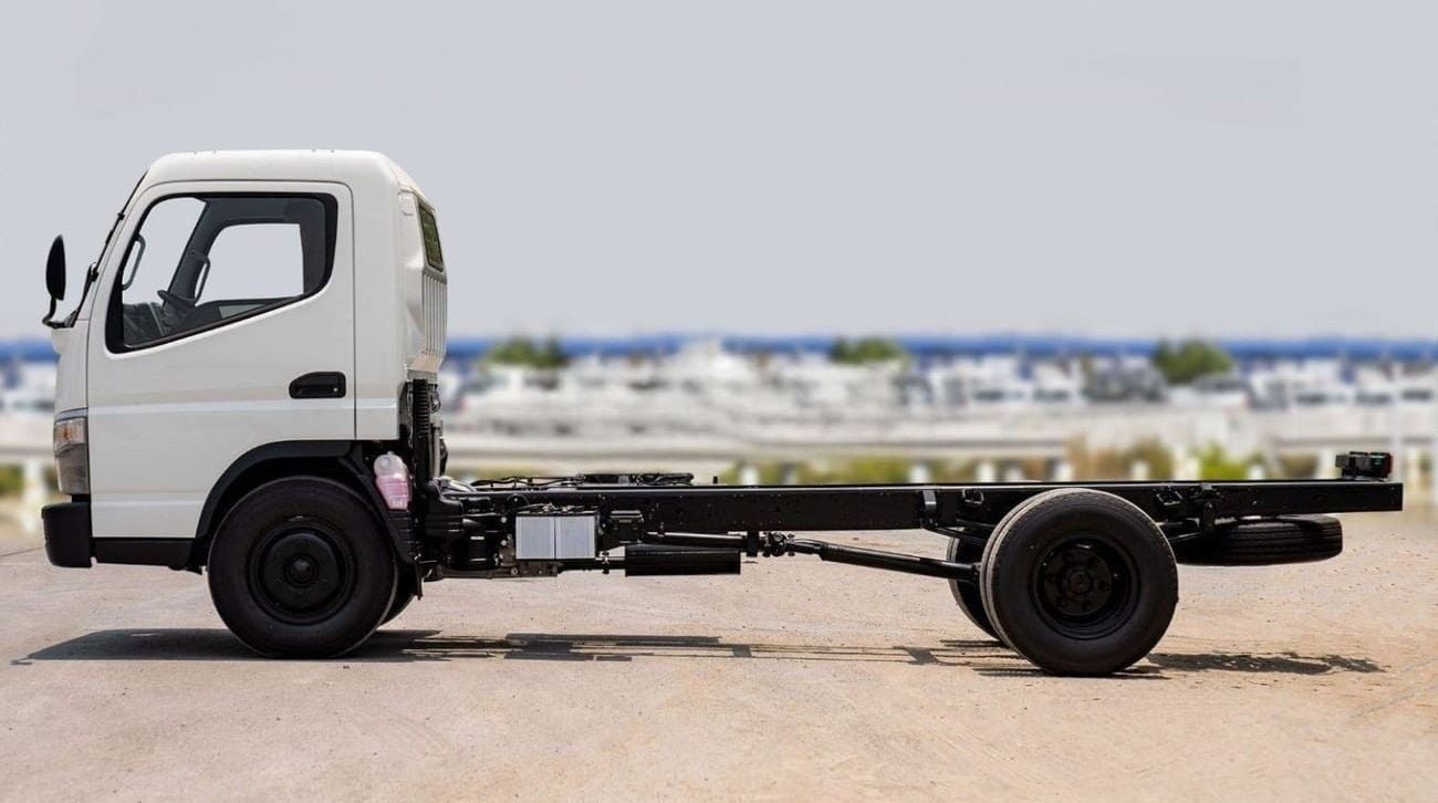 Mitsubishi Fuso Canter (LHD) MITSUBISHI FUSO CANTER 4.2D MT MY2025-WHITE