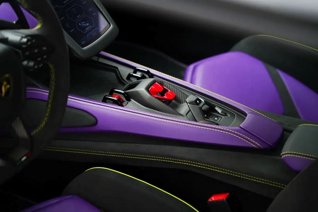 Lamborghini Revuelto