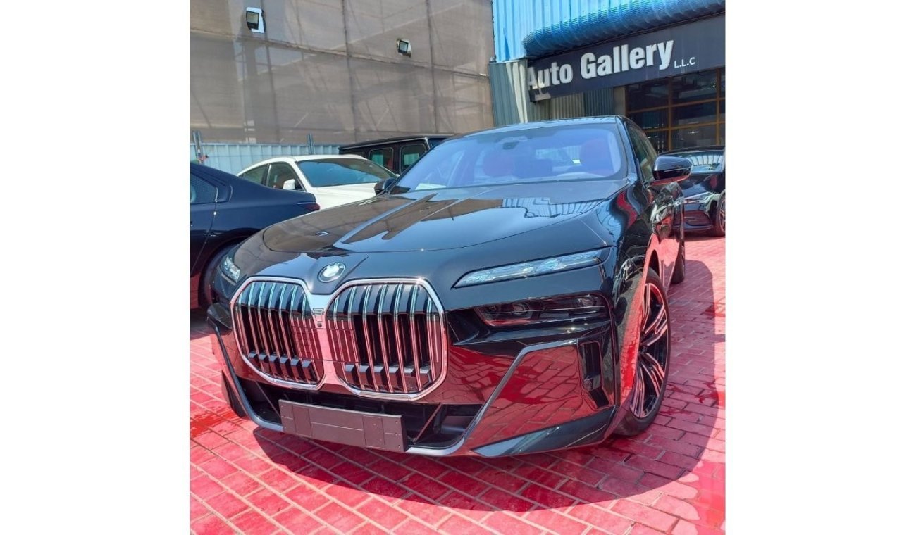 بي أم دبليو 740 i M Sport 5 Years Warranty & Service 2023 GCC