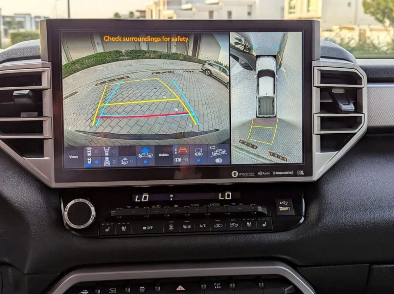 تويوتا تاندرا Toyota Tundra Crewmax Limited 2022MODEL 3.5L V6 petrol Engine with AWD 4x4, push start Transmission