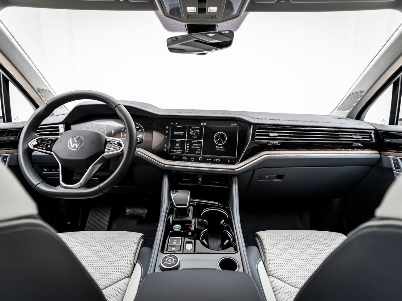 Volkswagen Touareg Comfortline 3.0L 2024 Volkswagen Touareg Comfortline, 2027 Volkswagen Warranty + Service Contract, L