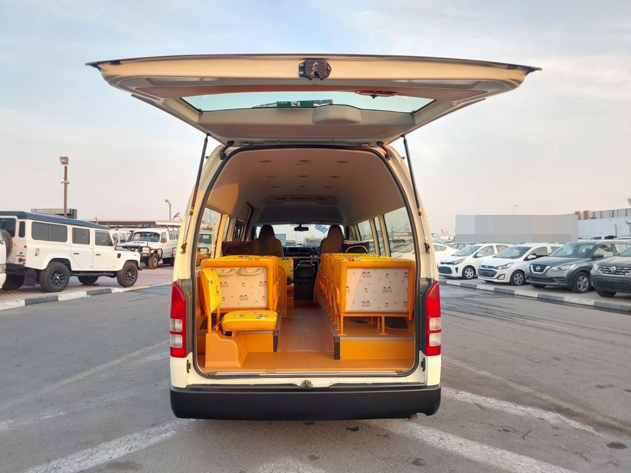 تويوتا هاياس TOYOTA HIACE COMMUTER VAN RHD 2014 MODEL 2.7 L PETROL AUTOMATIC(PM06274)