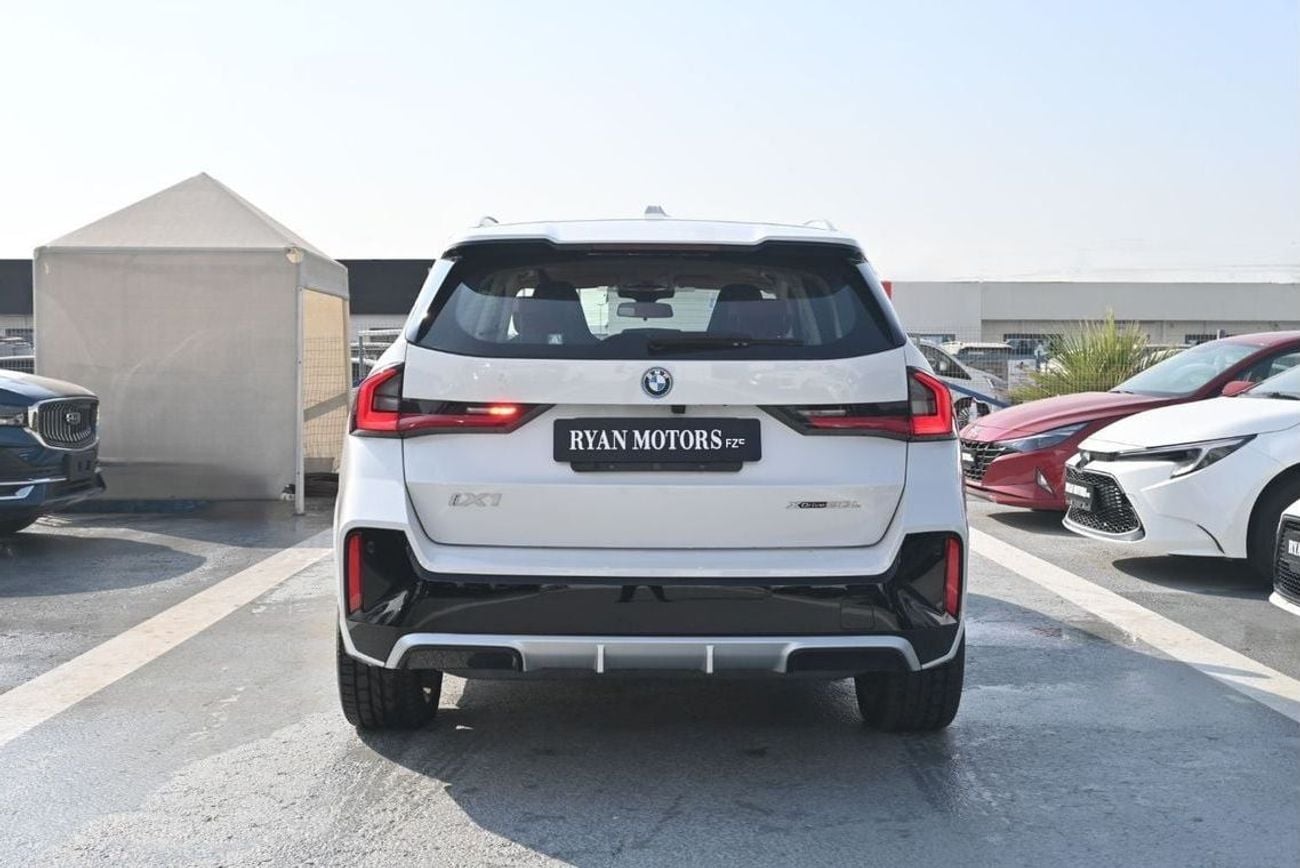 بي أم دبليو iX1 XDRIVE30 LUXURY M SPORT PACKAGE BMW iX1 xDrive 30L M Sport Kit Model 2024, Color White