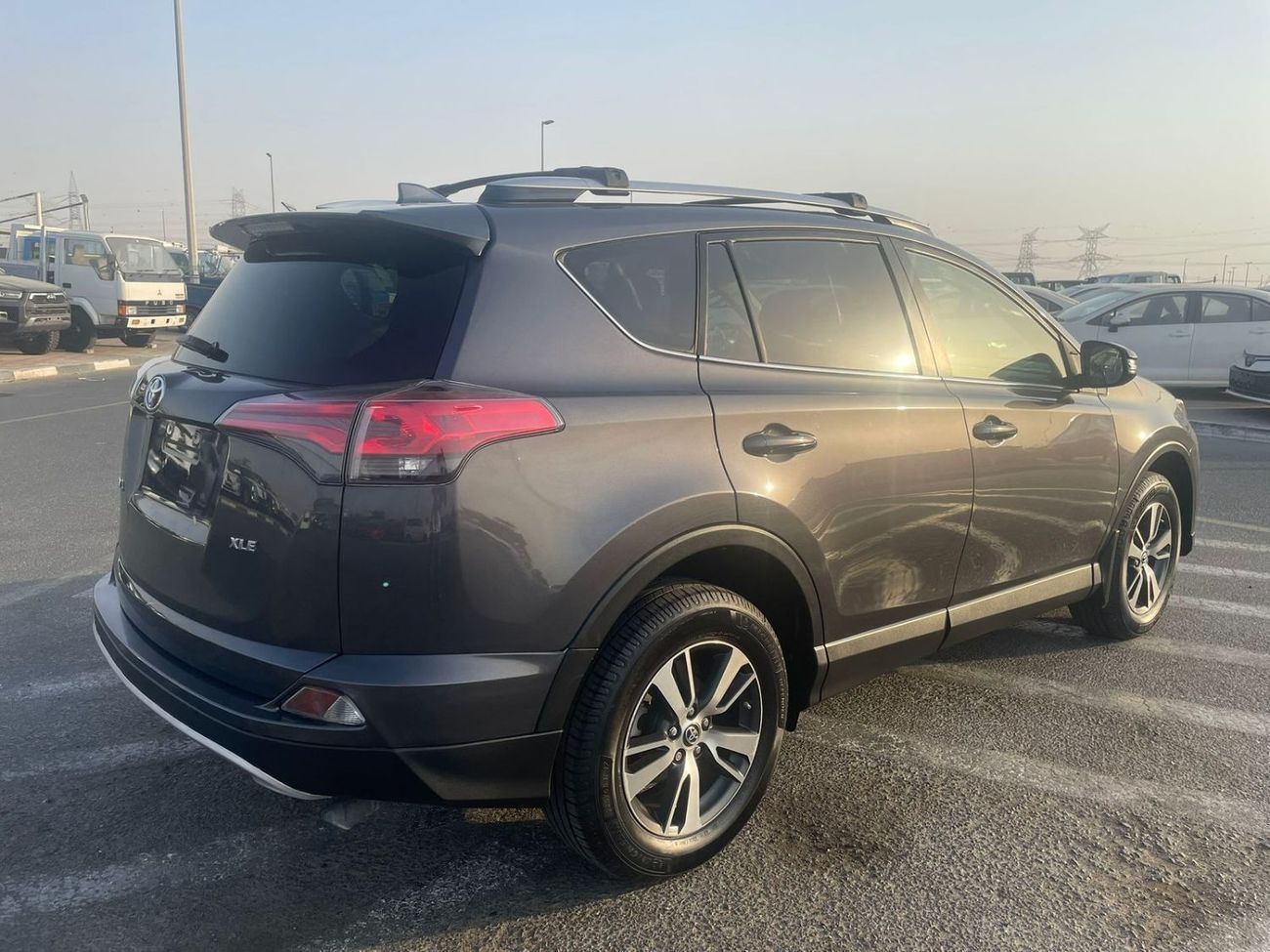 Toyota RAV4 2018 Toyota Rav4 Adventure 2.5L V4 Full Option - Sunroof Push Start & Truck Auto With Radar - l