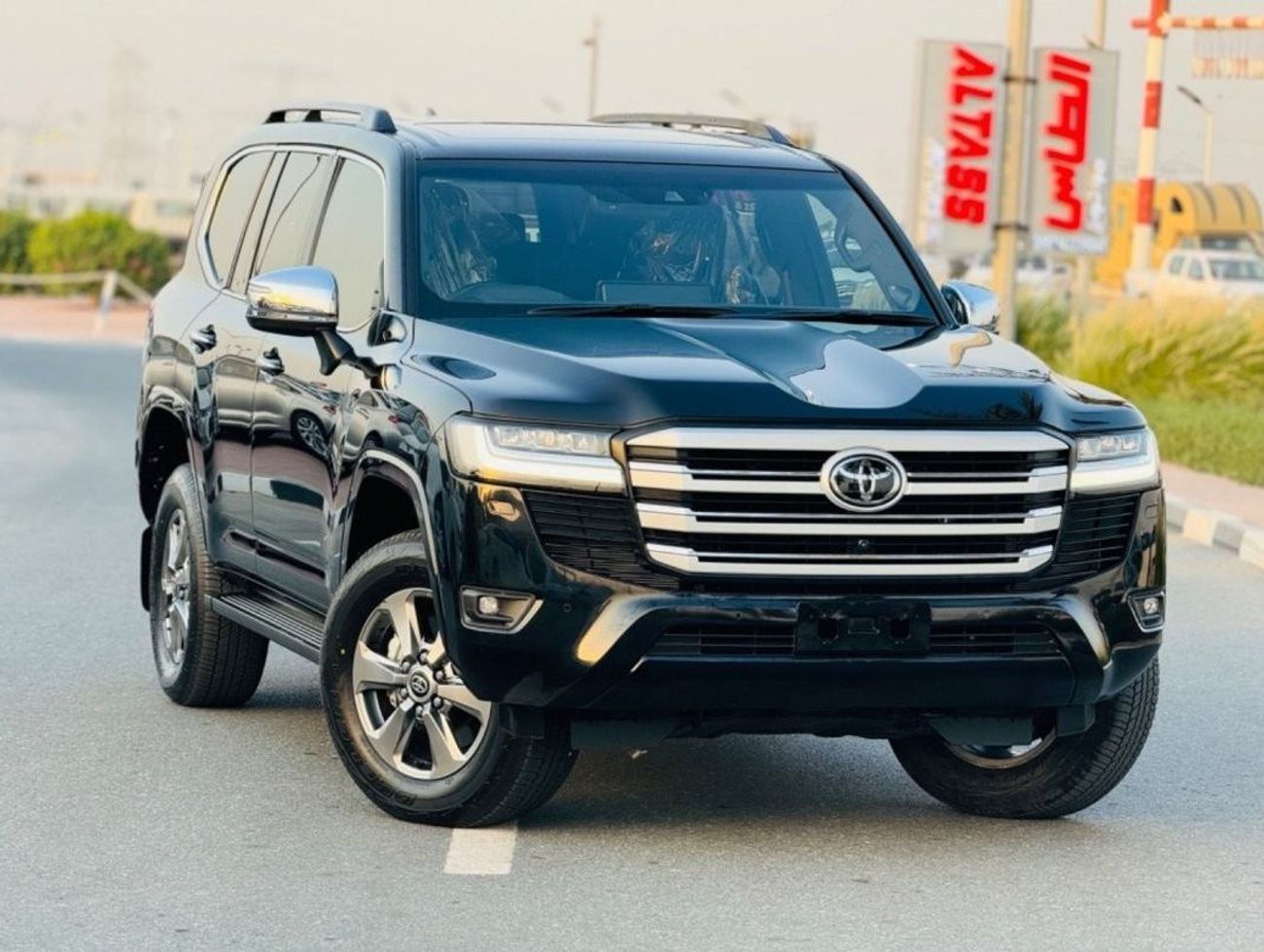 تويوتا لاند كروزر Lc300 Sahara top of the range