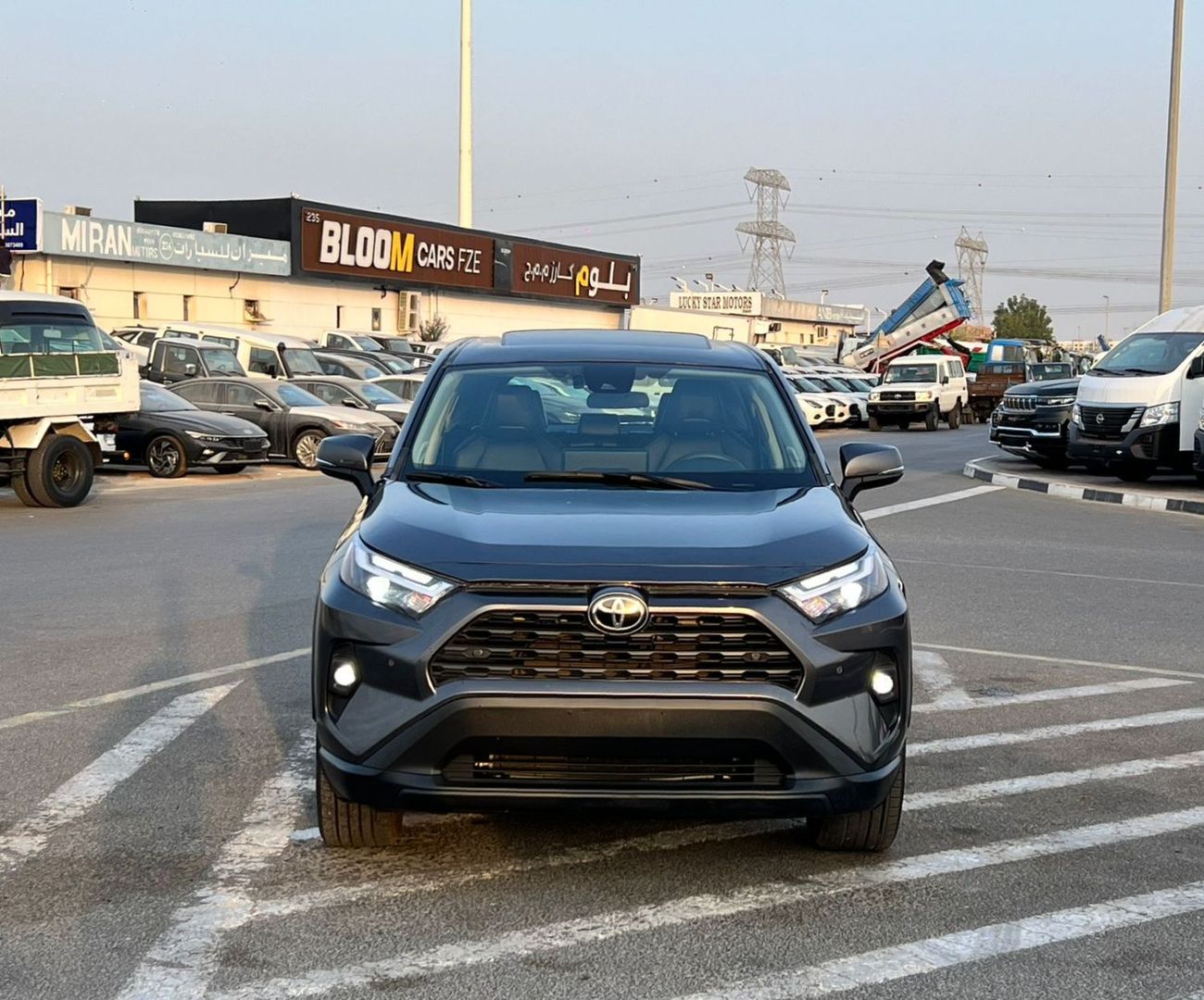 Toyota RAV4 2023 Toyota RAV4 XLE Premium Full Option - 2.5 V4 - Big Screen & Radar Sensor - Trunk Auto Push Star