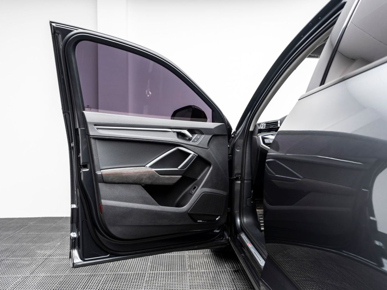 Audi RS Q3 Sportback TFSI quattro 2.5L 2022 Audi RSQ3, 2027 Audi Warranty + Service Contract, Low KMs, GCC