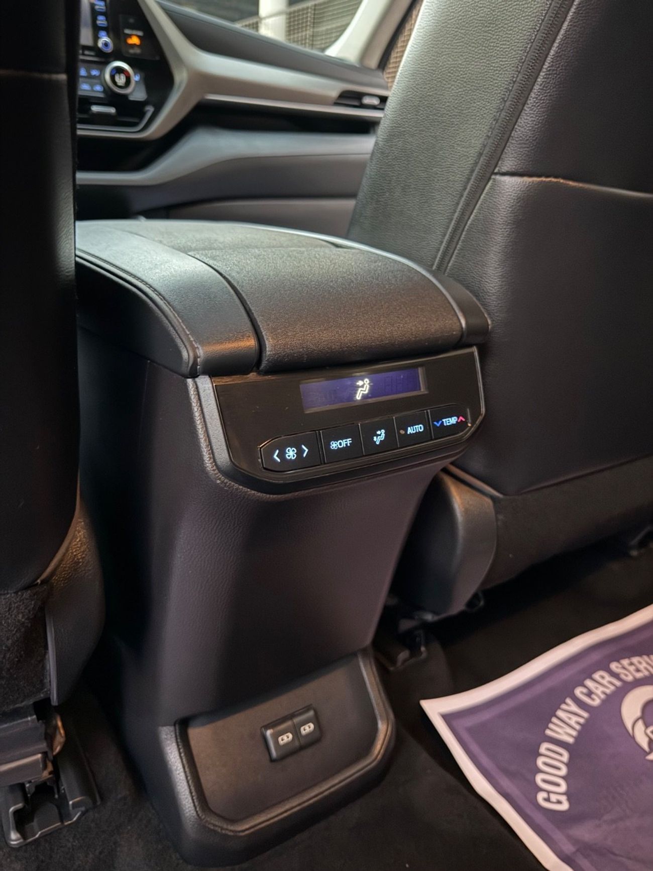 Toyota Highlander 2022 XLE LIMITED FULL OPTION 3.5 AWD USA SPEC