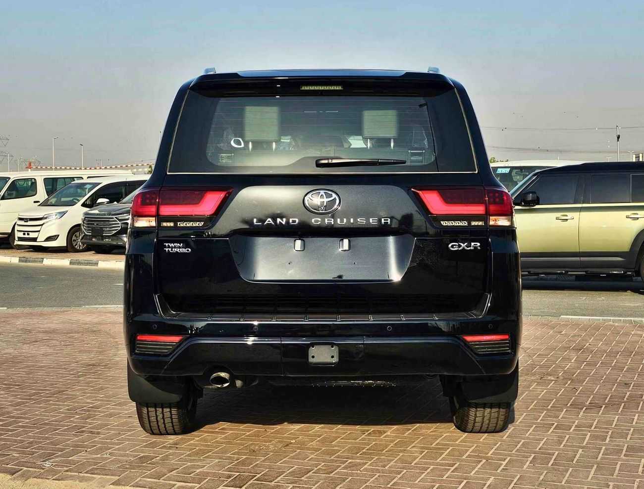 Toyota Land Cruiser GXR 3.5L Twin Turbo / High Option / Leather Power Seats (CODE # LC35GXRM)