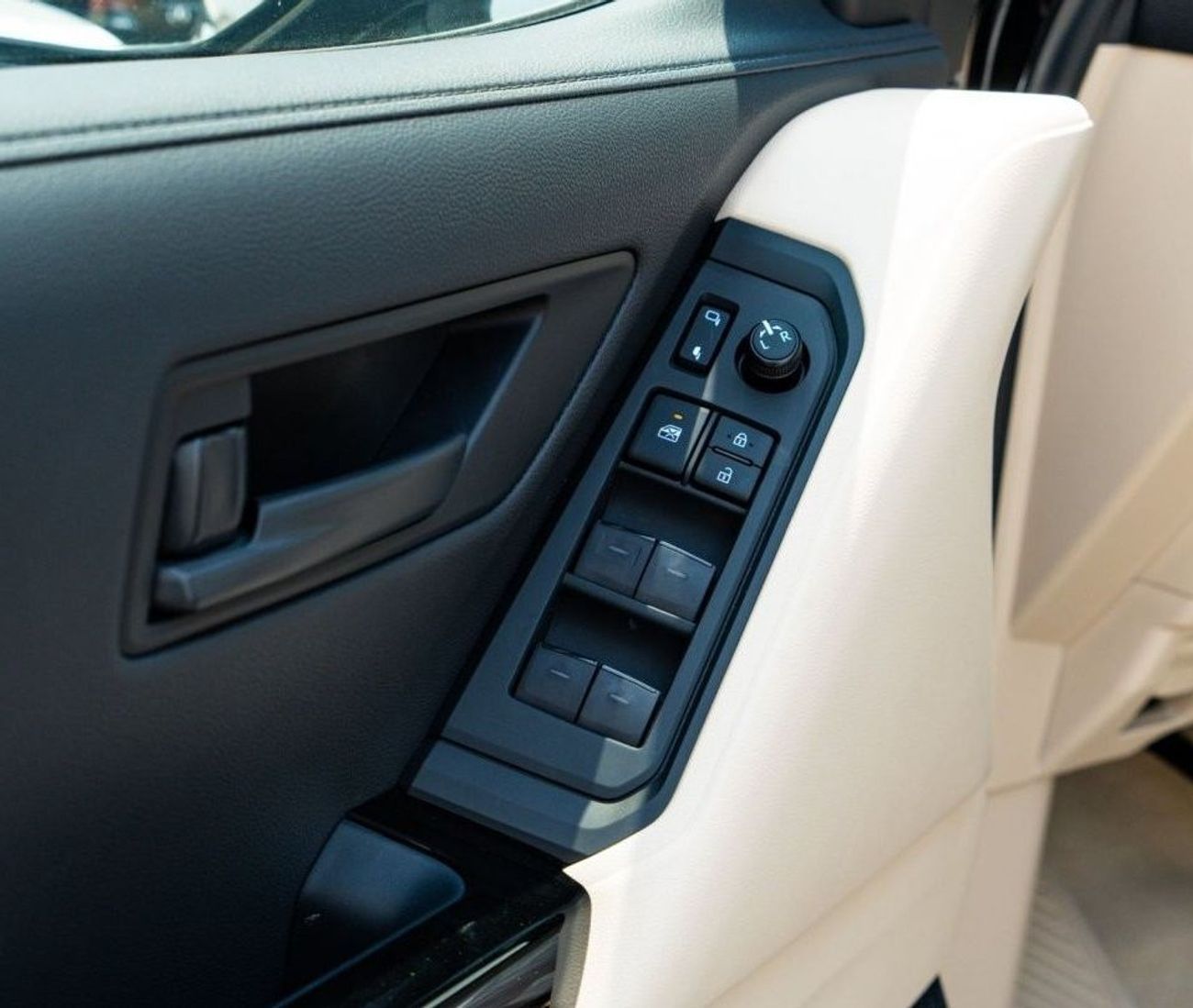 Toyota Land Cruiser GXR | 3.3L | V6 | Diesel | 2025