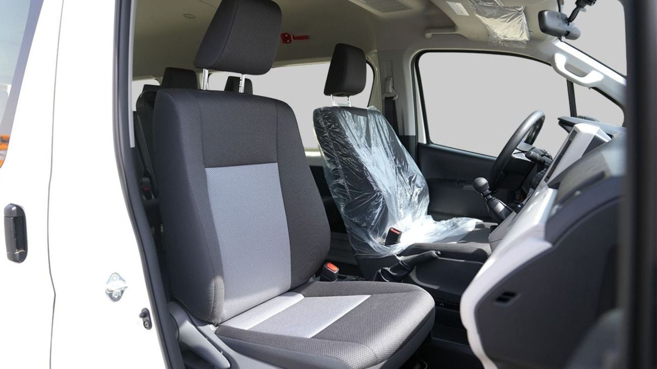 تويوتا هاياس 2.8L, 4-Cylinder, 16-Valve DOHC . 13 Seater . 3 Door . 6 Speed