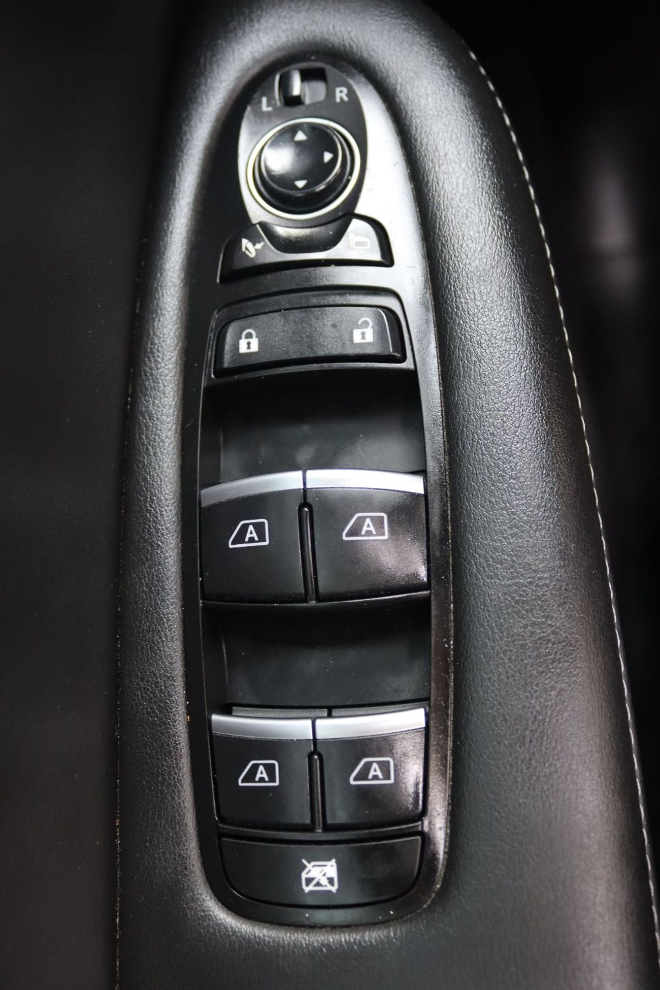 Infiniti Q50 Luxe 3.0L Infiniti Q50 - 2022 - GCC - Full Option - Accident-Free - 6 (V) - 3.0L - Excellent Conditi