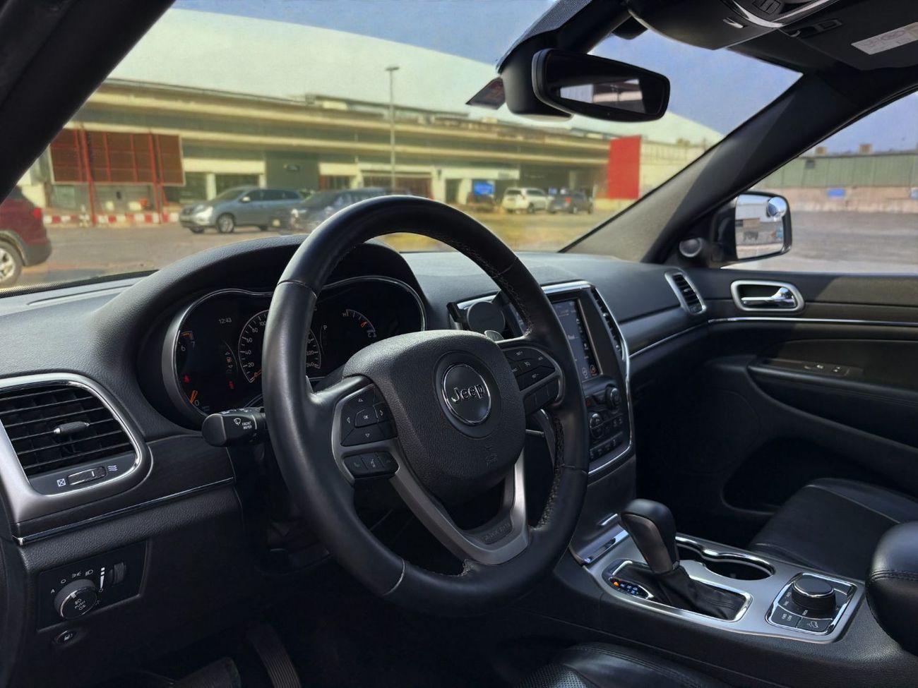 جيب جراند شيروكي Limited 3.6L V6 A/T | 2018 | GCC SPECS | AED 1,500 per month