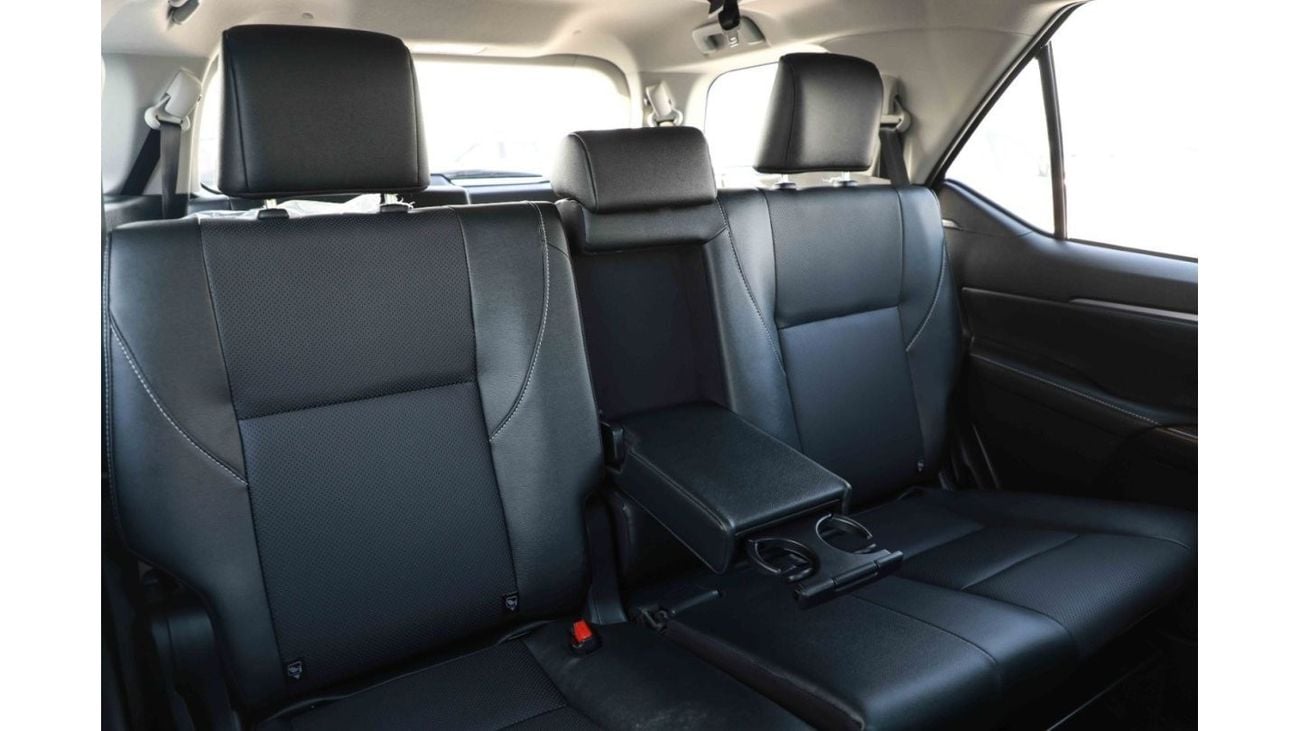 تويوتا فورتونر تويوتا فورتشنر 2024 4.0 4X4 HI Adventure - أسود من الداخل أسود | للتصدير فقط