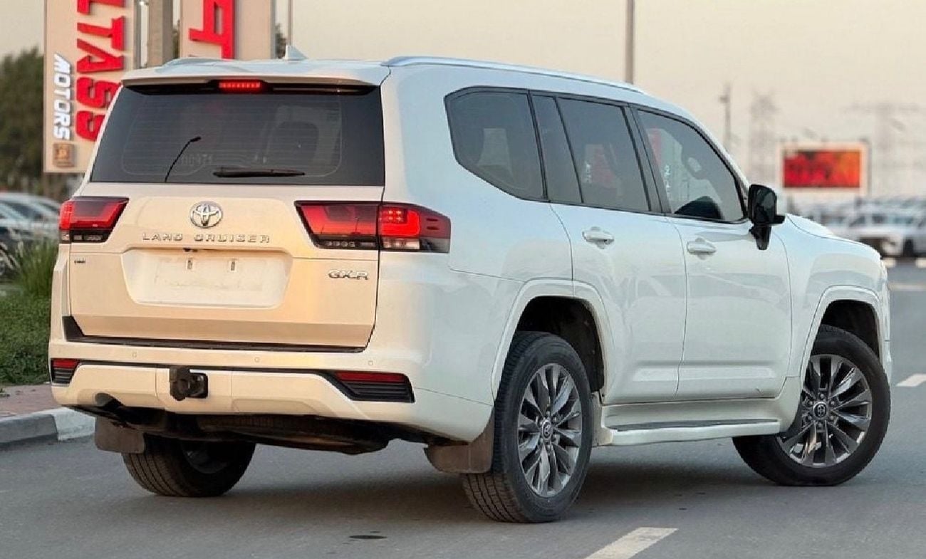 Toyota Land Cruiser GXR 2022 Model Twin Turbo 3.5L Engine GCC Specification Full Option