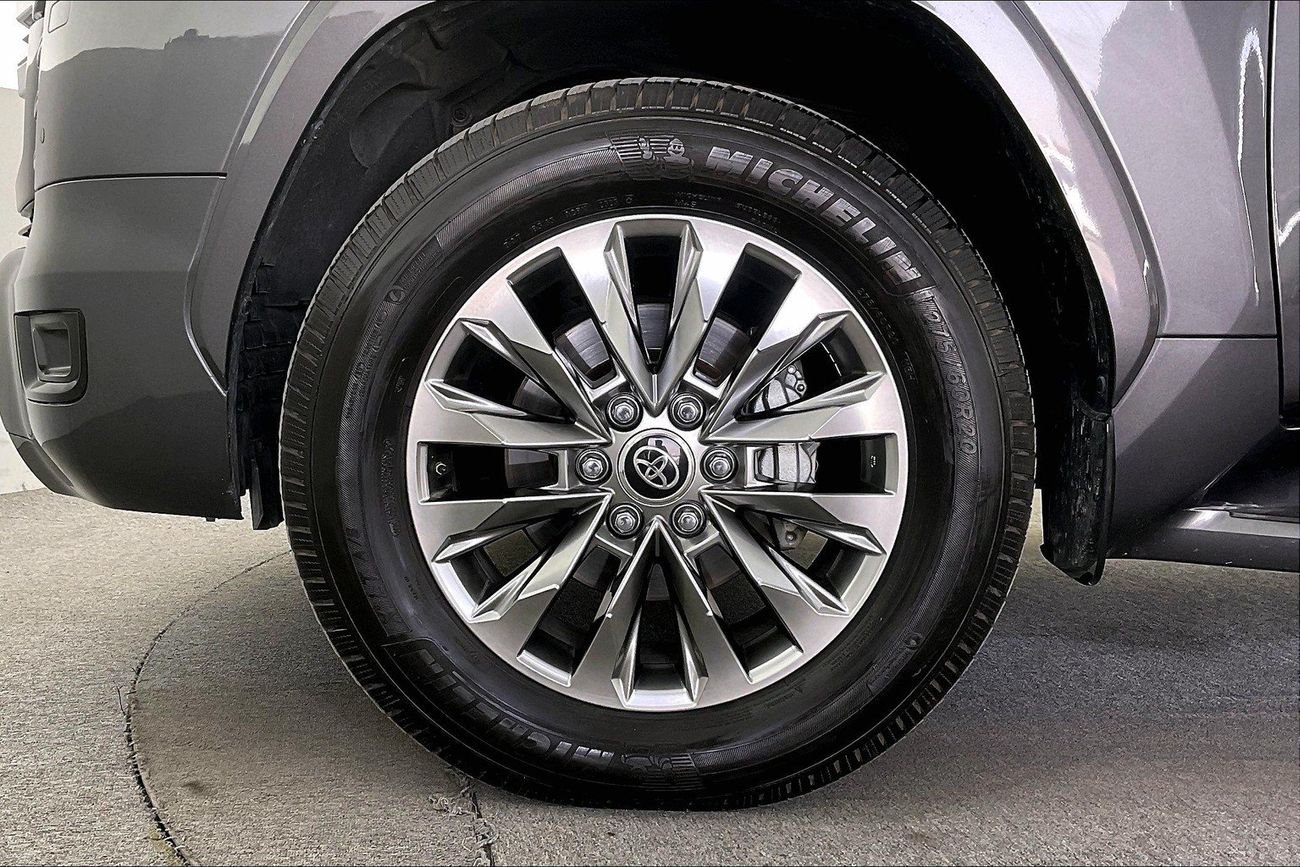 Toyota Land Cruiser GXR | National Day Celebration | Guaranteed Warranty | 0 Down Payment