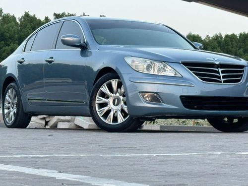 Hyundai Genesis very good condition inside and outside