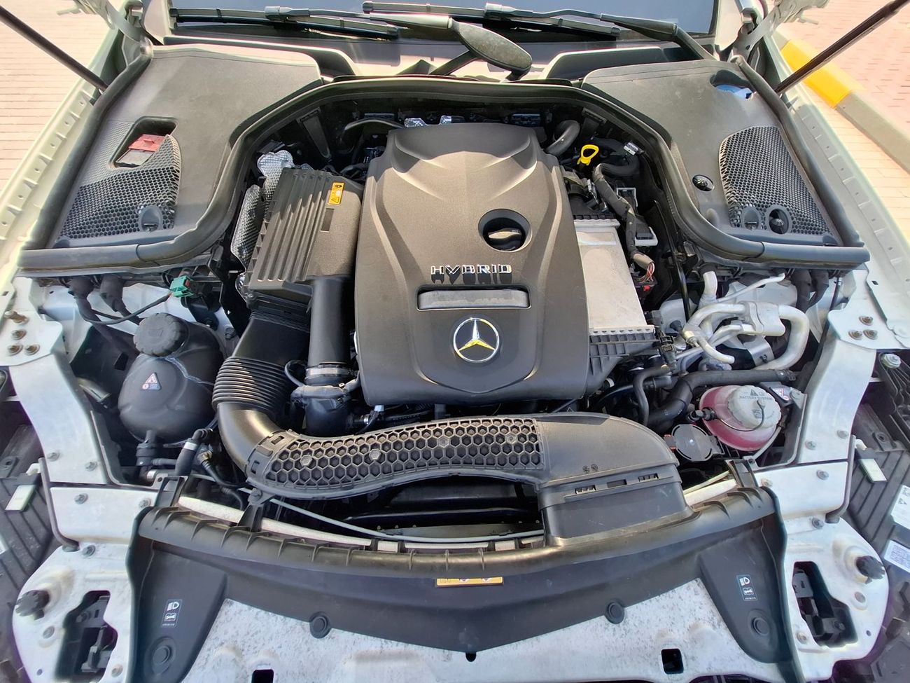 مرسيدس بنز E300 مرسيدس  E300e 2021