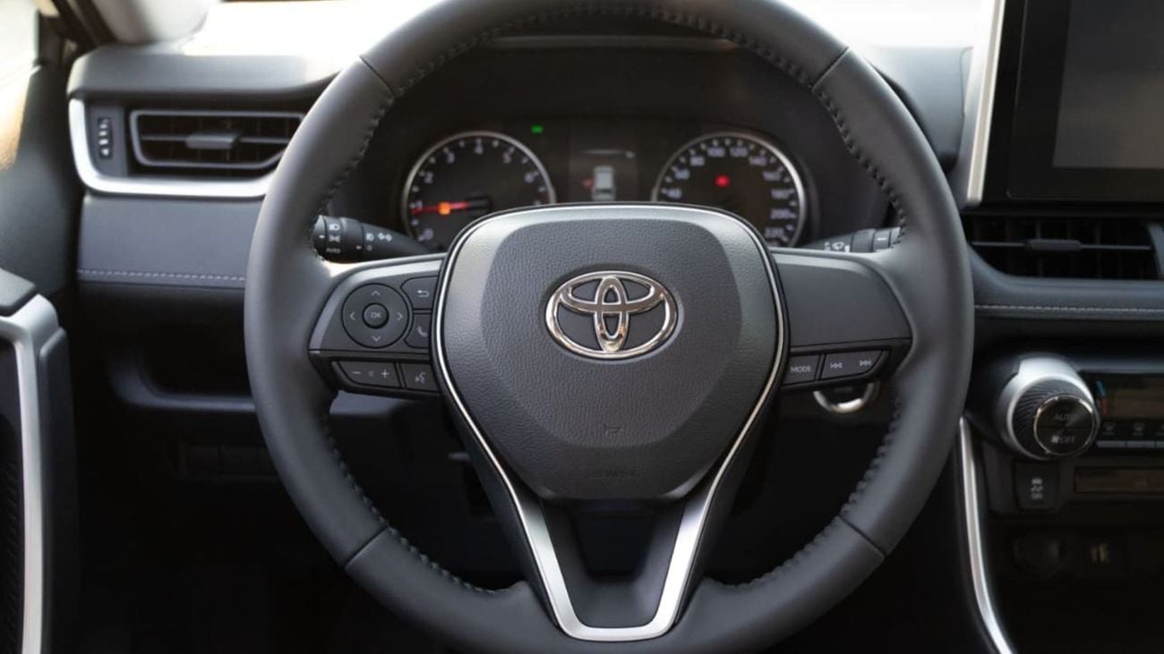 تويوتا راف ٤ LE 2.0L Comfort CVT 4WD | Automatic | Petrol | SUV/Crossover | 5 Seats | 5 Door
