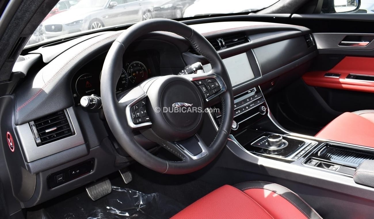Jaguar XF 2.0P Chequered Flag Aut