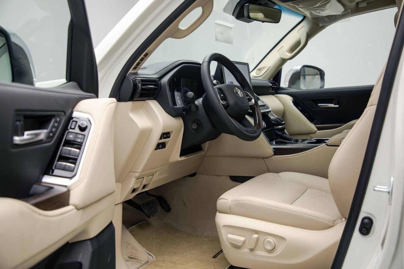 تويوتا لاند كروزر LC300 VXR 3.5L - Pearl White Inside Beige | Export Only