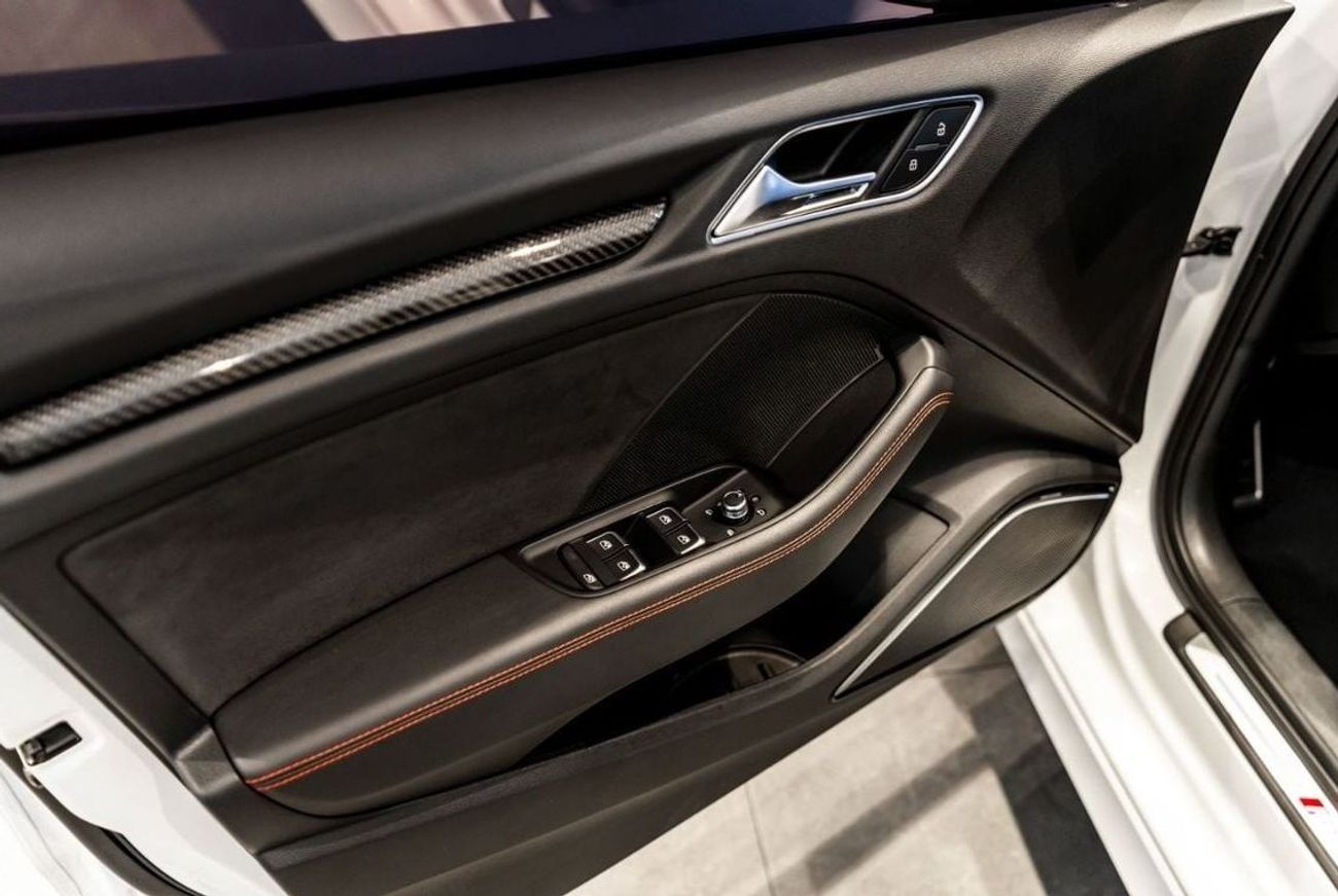 Audi RS3 TFSI quattro 2.5L (400 HP) Sedan