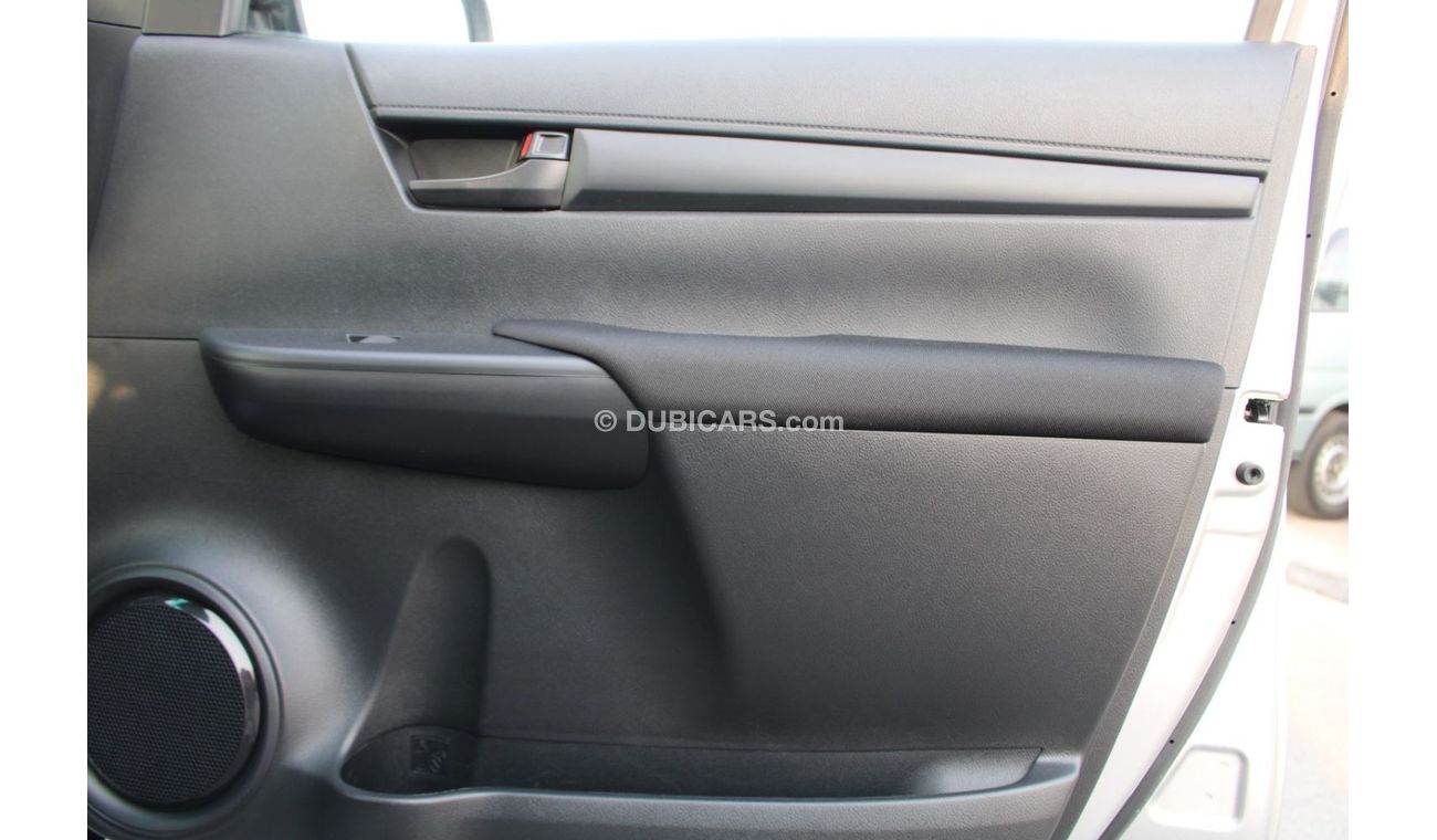Toyota Hilux TOYOTA HILUX 2.4L DIESEL DOUBLE CAB DLX G MANUAL