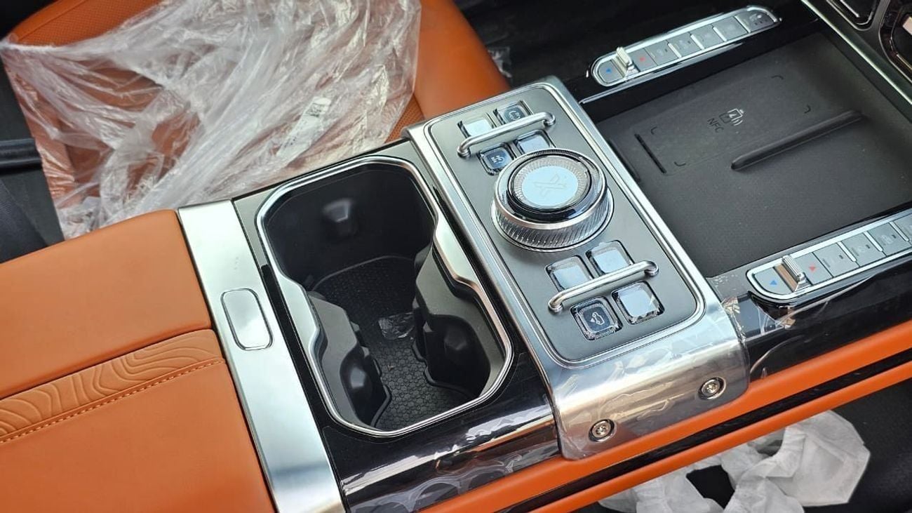 Jetour G700 Luxury 2.0T 150km Enjoy Edition 6-seater 2025 BLACK ORANGE INTERIOR Plug In Hybrid LOCAL 10% VAT DUT