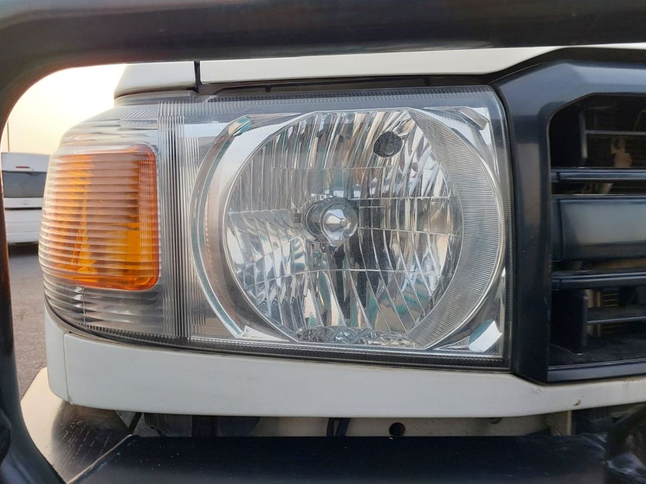 Toyota Land Cruiser TOYOTA LAND CRUISER SUV RHD 2017 MODEL 4.2 L DIESEL MANUAL(PM89627)