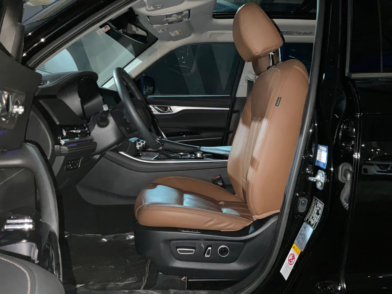 تشنجان CS95 Royal | شامل الضمان | 0 ﺪﻔﻋﺓ ﺃﻮﻟﻯ