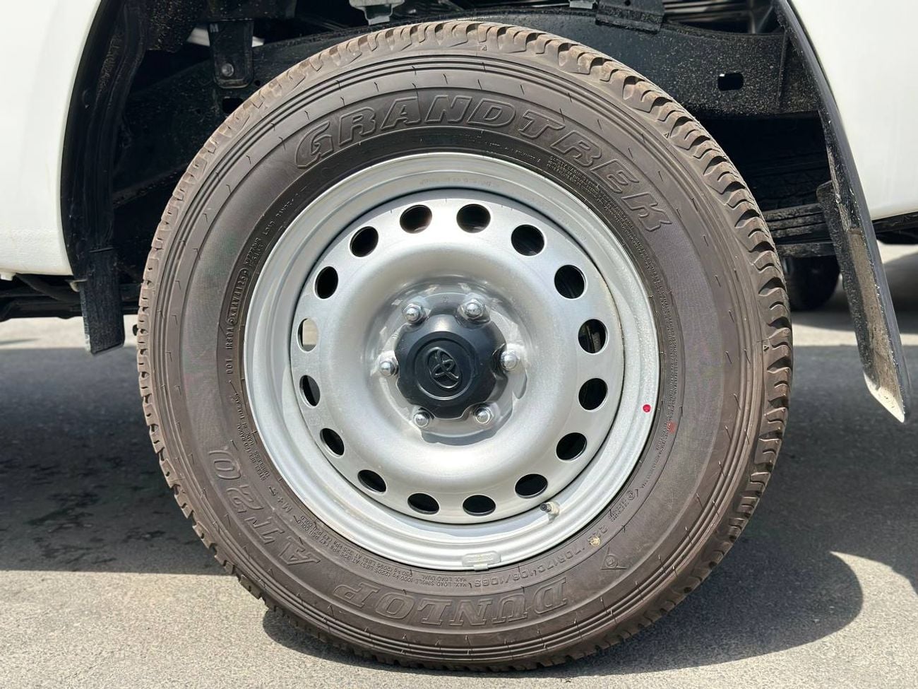 تويوتا هيلوكس S/C 2.7 لتر PTR M/T 4X4 // 2026 // خيار متوسط مع نوافذ كهربائية // عرض خاص // من فورمولا أوتو // للت