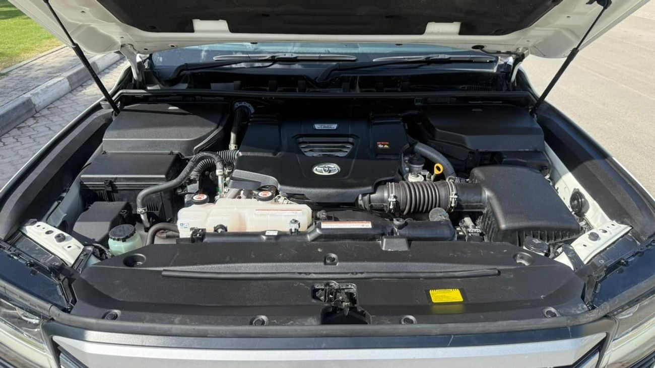 Toyota Land Cruiser Sahara export from Australia