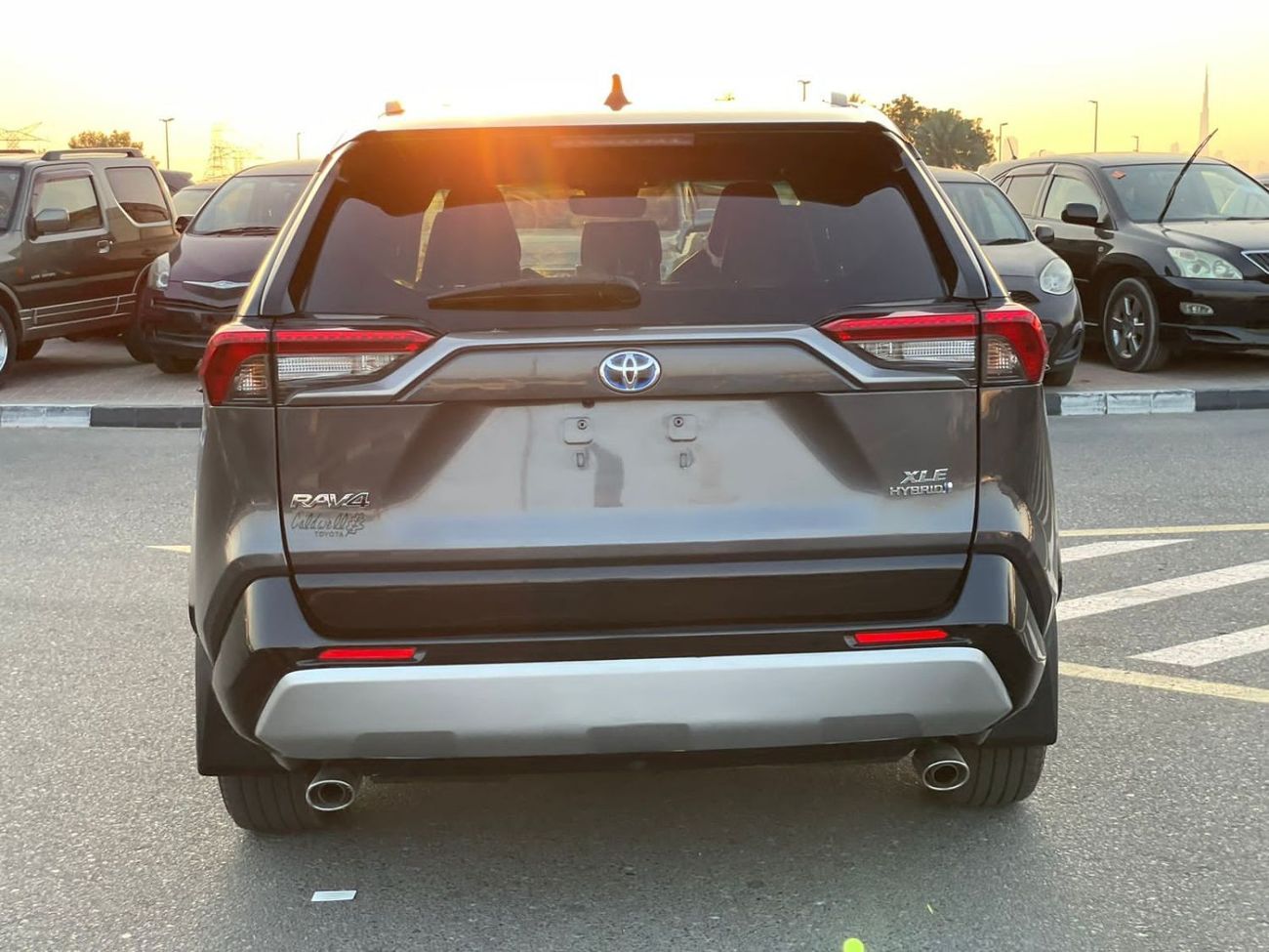 Toyota RAV4 XLE HYBRID  4X4