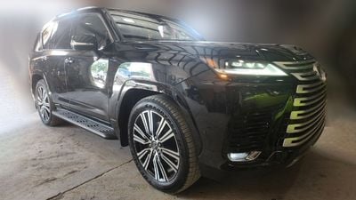 لكزس LX 700h سيجنتشر | ضمان لمدة عامين + خدمة متوفرة | تمويل داخلي