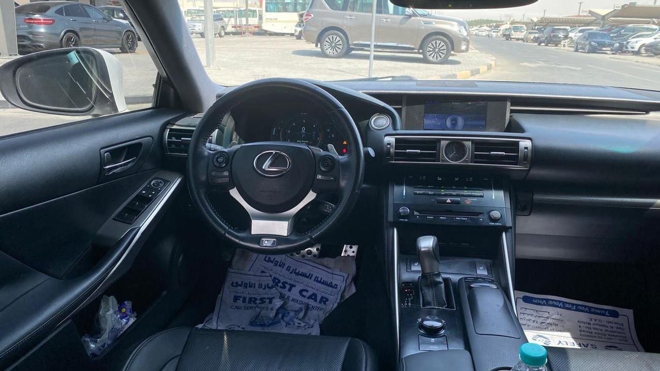 لكزس IS 250 F Sport 2.5L