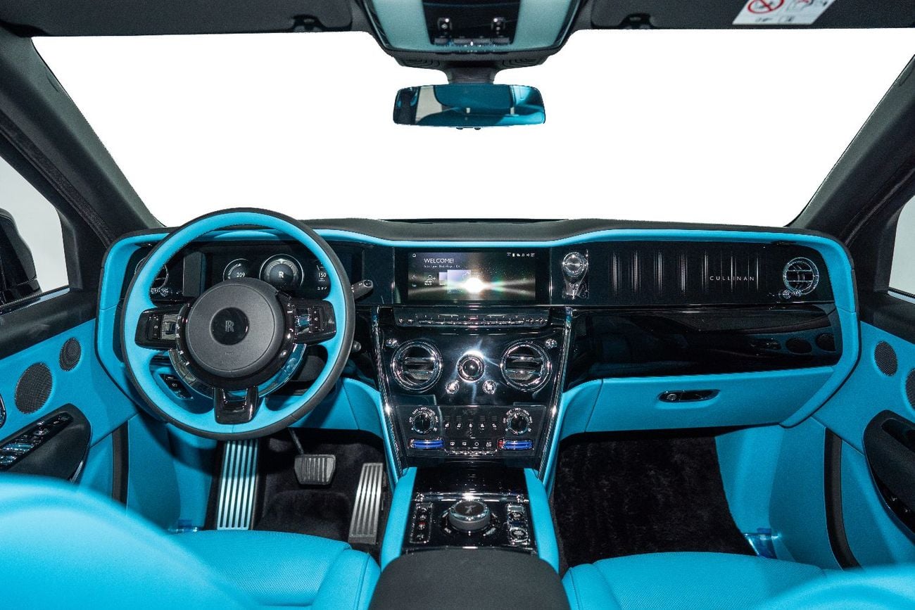 Rolls-Royce Cullinan 2025 ROLLS ROYCE CULLINAN | LOW MILEAGE | STARLIGHT | FULL OPTION | REAR SEAT ENTERTAINMENT