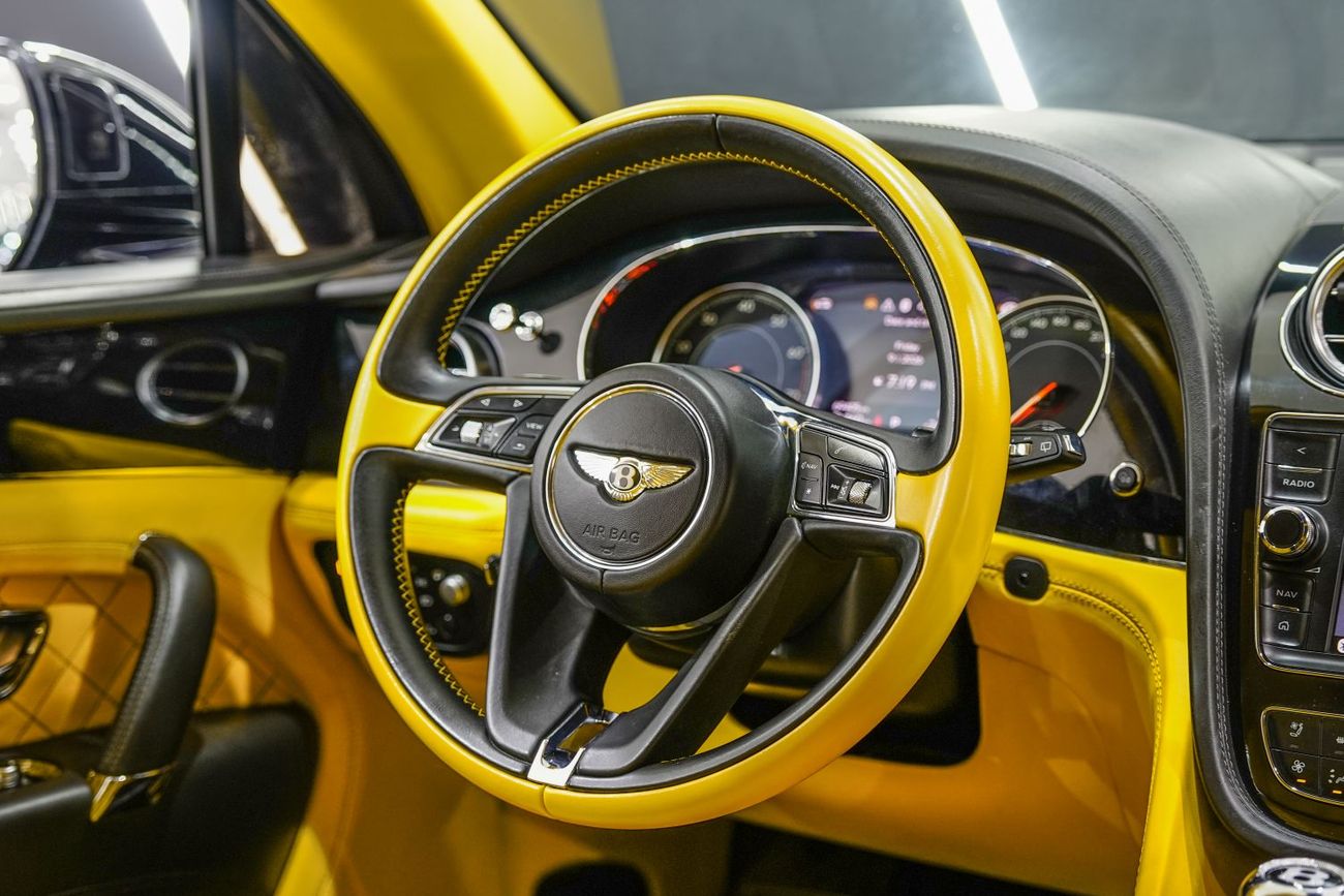 Bentley Bentayga W12 Mulliner, Carbon Body Kit, Individual Rear Seats w/ Entertainment, GCC Spec!!