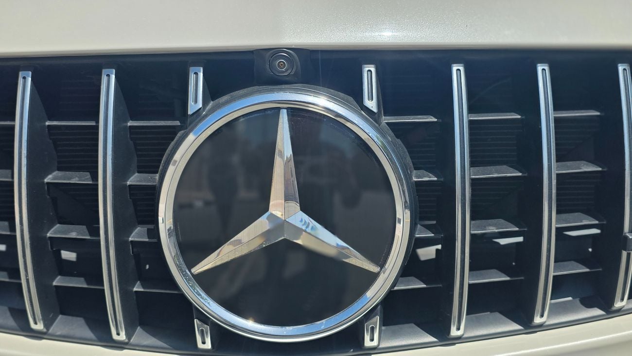 Mercedes-Benz C 63S AMG Std 4.0L Sedan