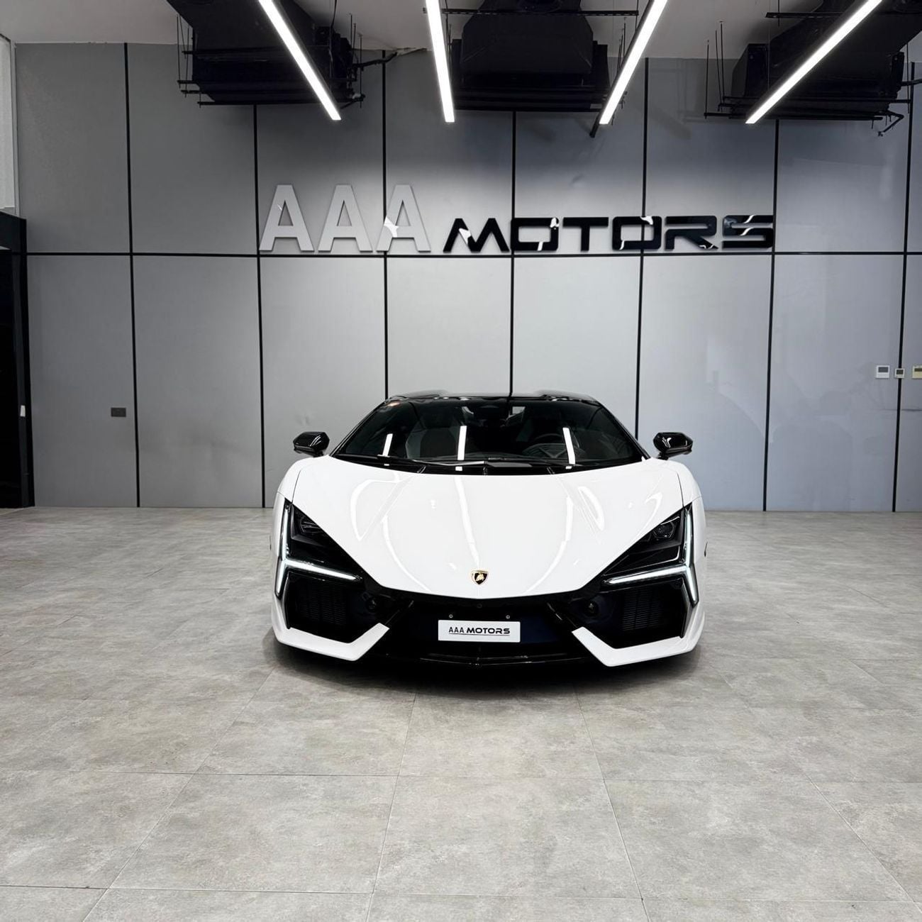 لامبورغيني ريفويلتو STD 6.5L V12 Hybrid