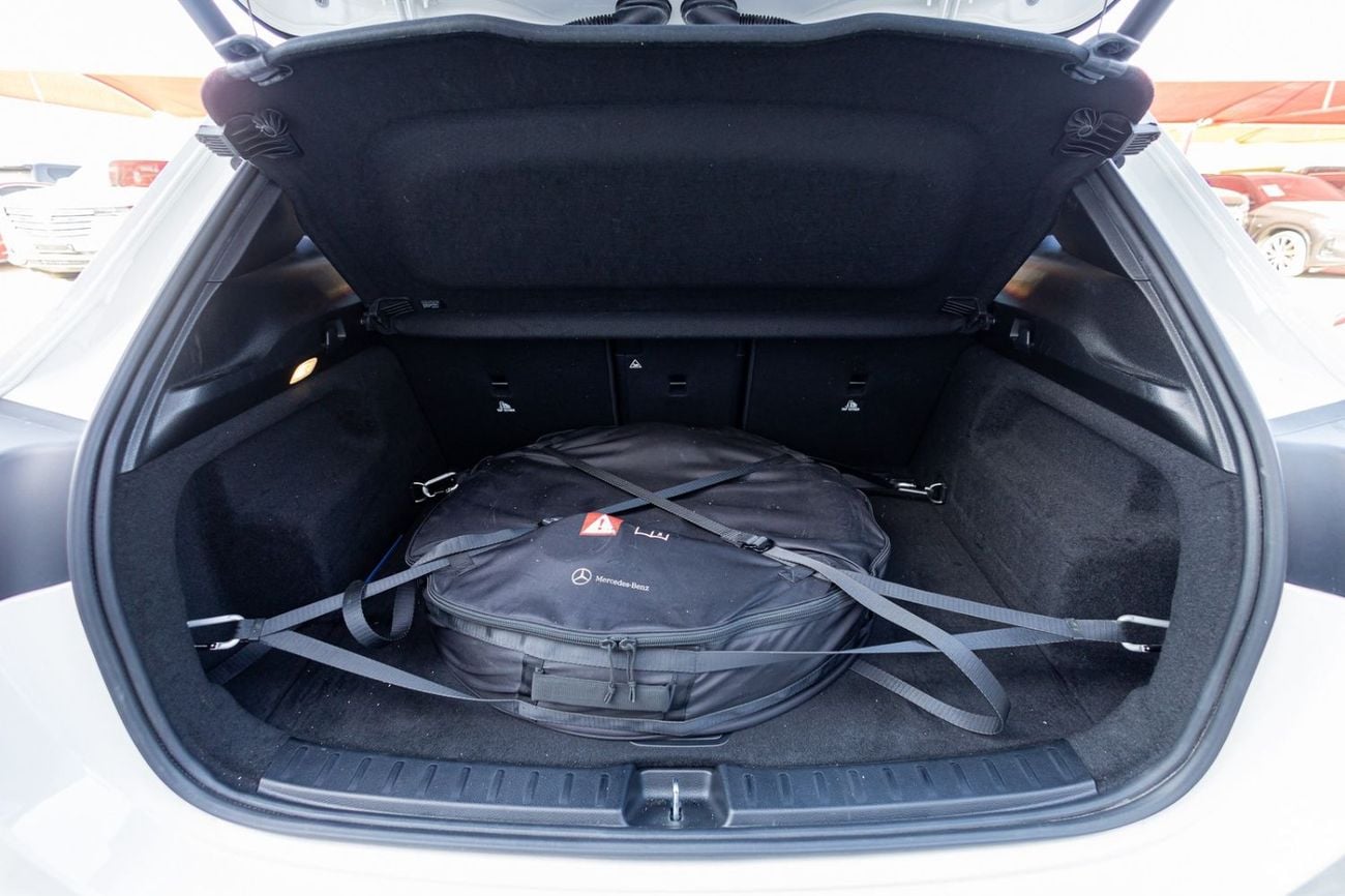 Mercedes Benz GLA 200