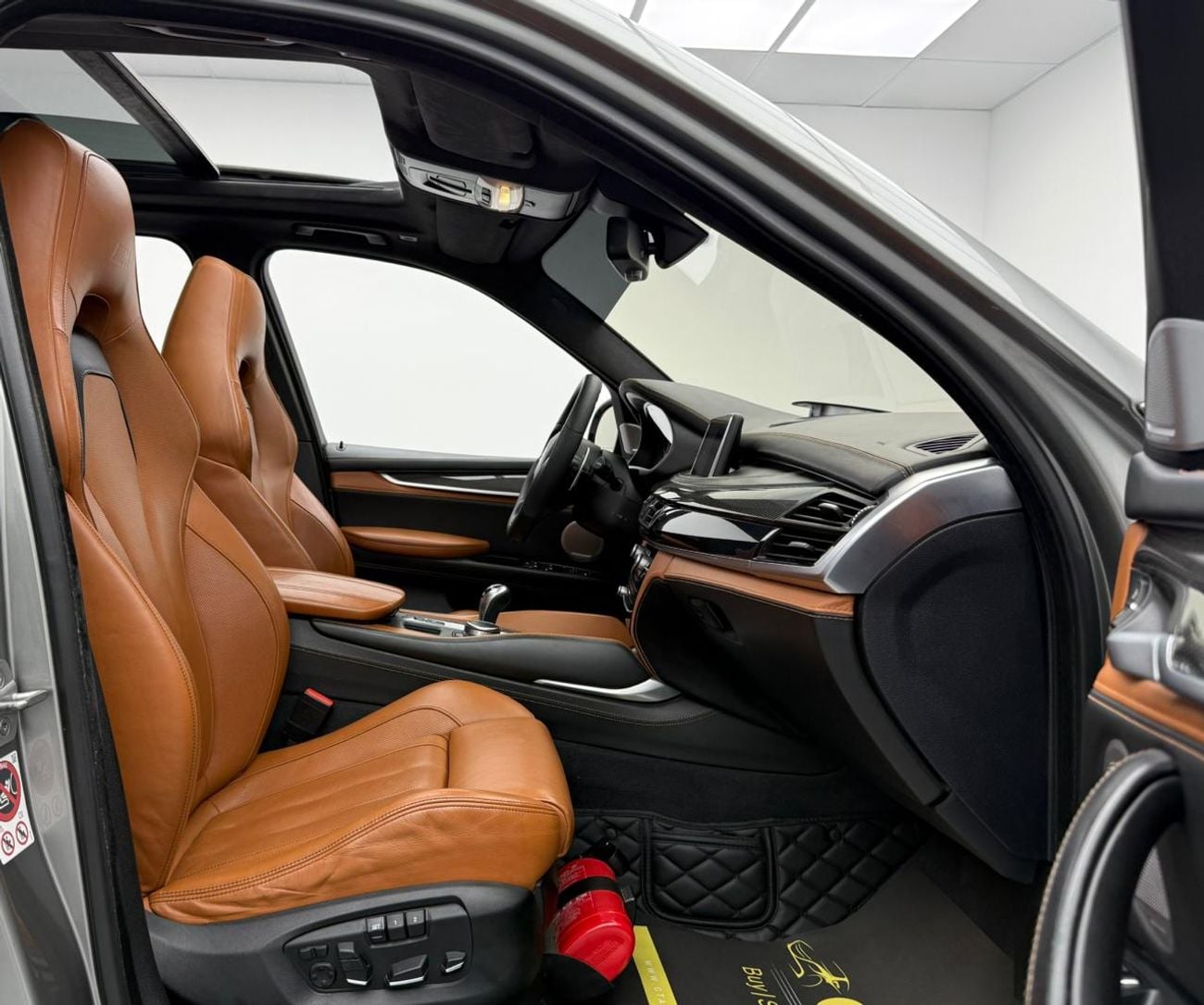 BMW X5M Std 4.4L 2017 BMW X5 M ,Warranty ,Full BMW Service History ,Excellent Condition ,GCC