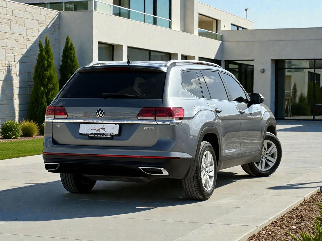 Volkswagen Teramont SE 3.6L V6 A/T | 2022 | GCC SPECS | AED 1,200 per month