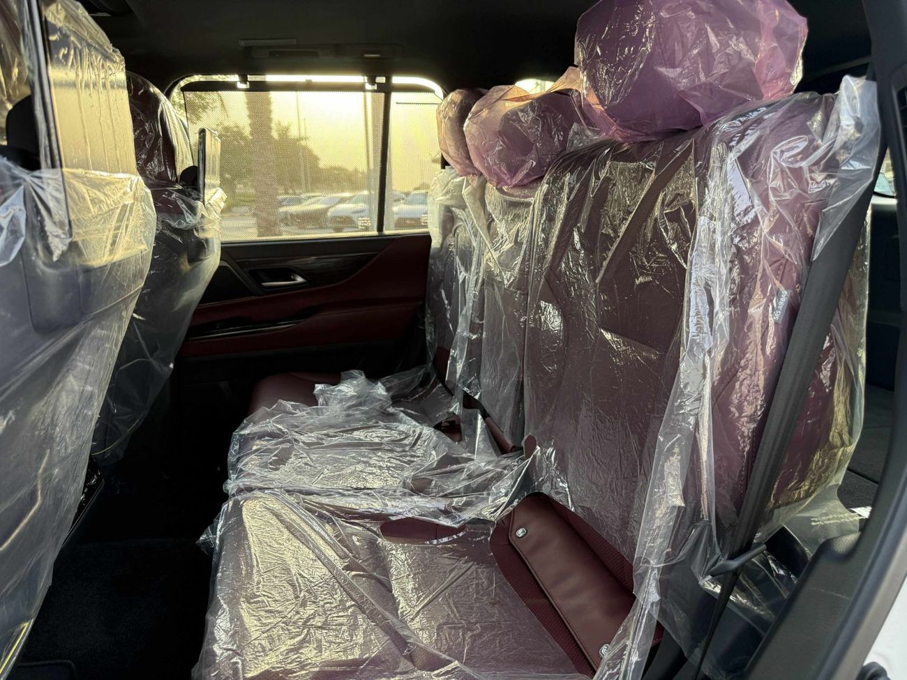 Lexus LX 600 Signature 3.5L ( CYL) GCC SPEC UNDER WARRANTY