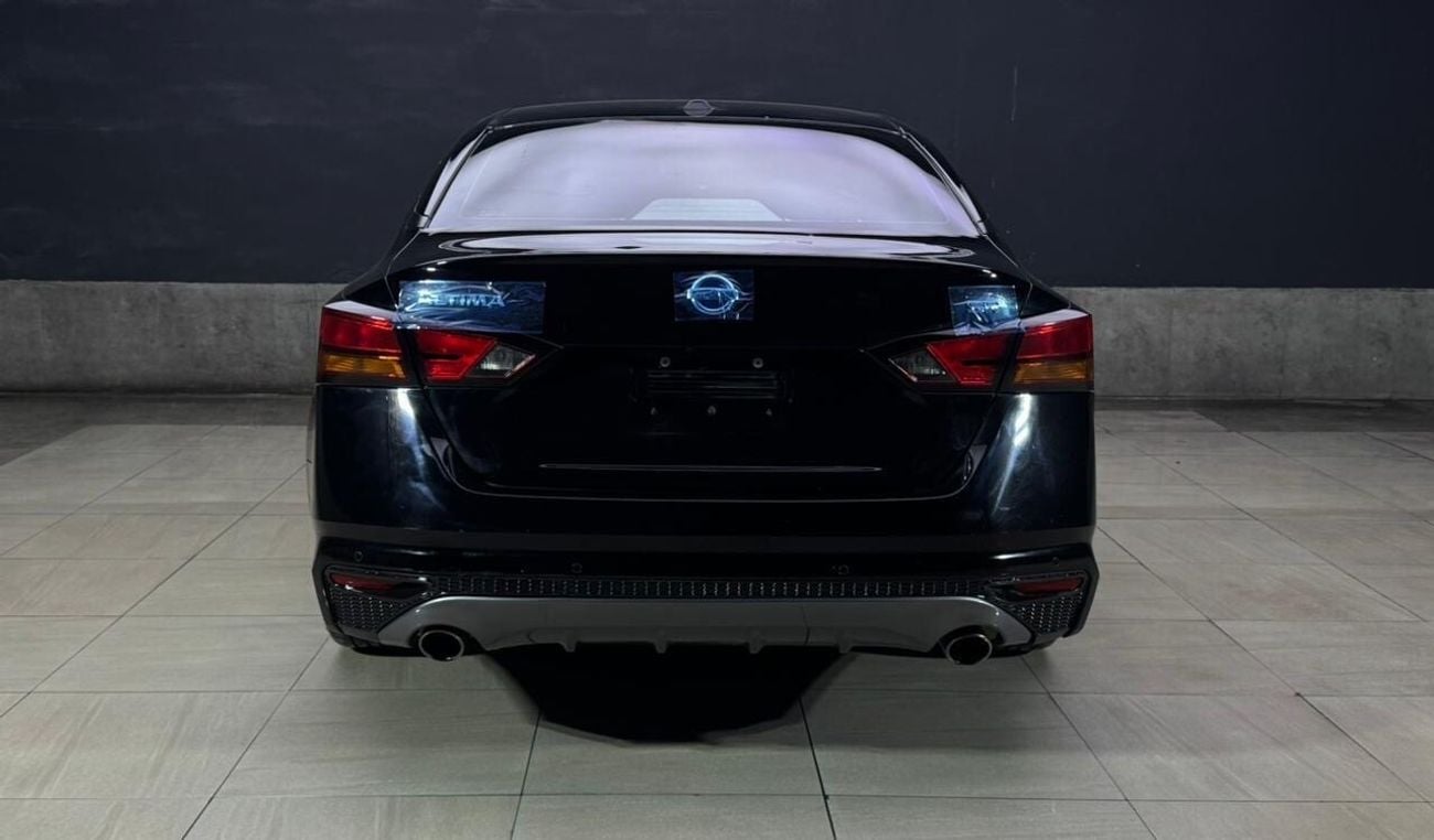 نيسان ألتيما