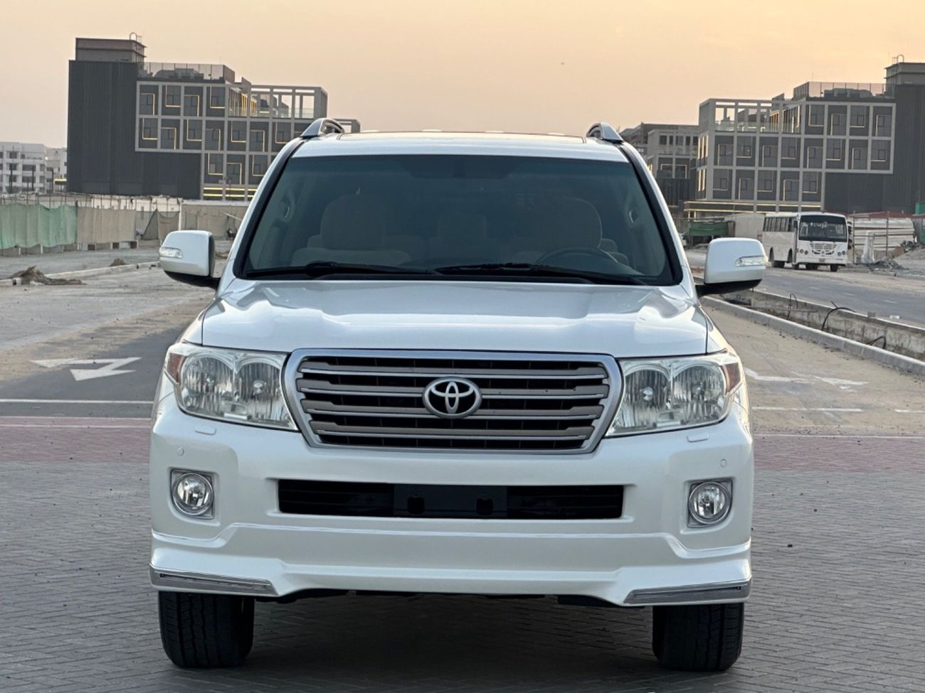 Toyota Land Cruiser MODEL 2010 GCC CAR PERFECT CONDITION INSIDE AND OUTSIDE FULL OPTION SUN ROOF LEATHER SEATS