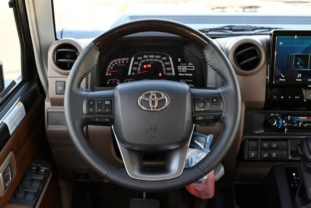 تويوتا لاند كروزر 70 2025 TOYOTA LAND CRUISER 76 HARDTOP SDLX V6 4.0L PETROL 4WD 5-SEATER AT