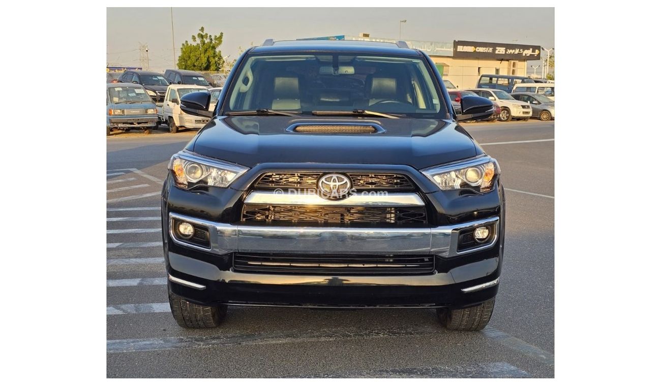 Toyota 4Runner 2018 Toyota 4RUNNER SR5 full option sunroof, push button and 7 seater